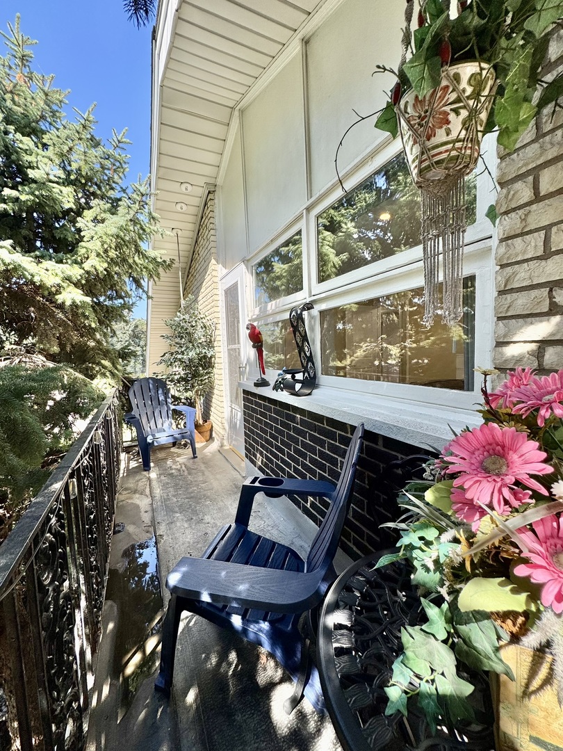 1247 South Mannheim Road, Unit 3 Westchester, IL 60154 - Photo 28 of 41 a view of a balcony with chairs