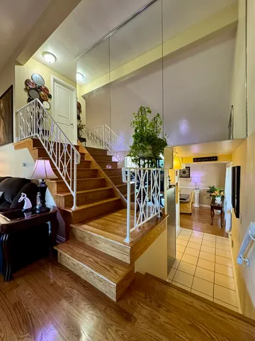 a view of entryway and hall