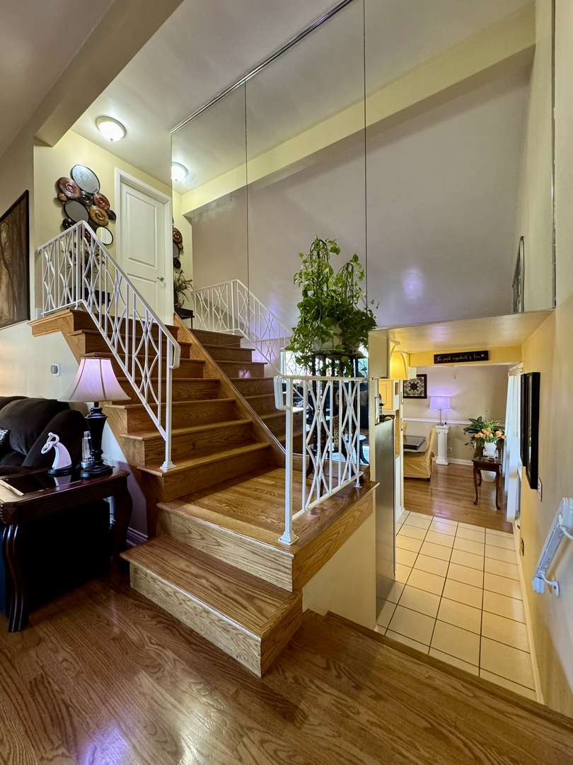 1247 South Mannheim Road, Unit 3 Westchester, IL 60154 - Photo 8 of 41 a view of entryway and hall