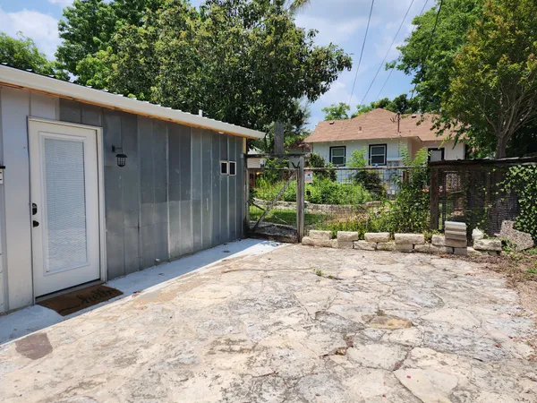 $1,395 | 4421 Bellvue Avenue, Unit C, Austin, TX 78756