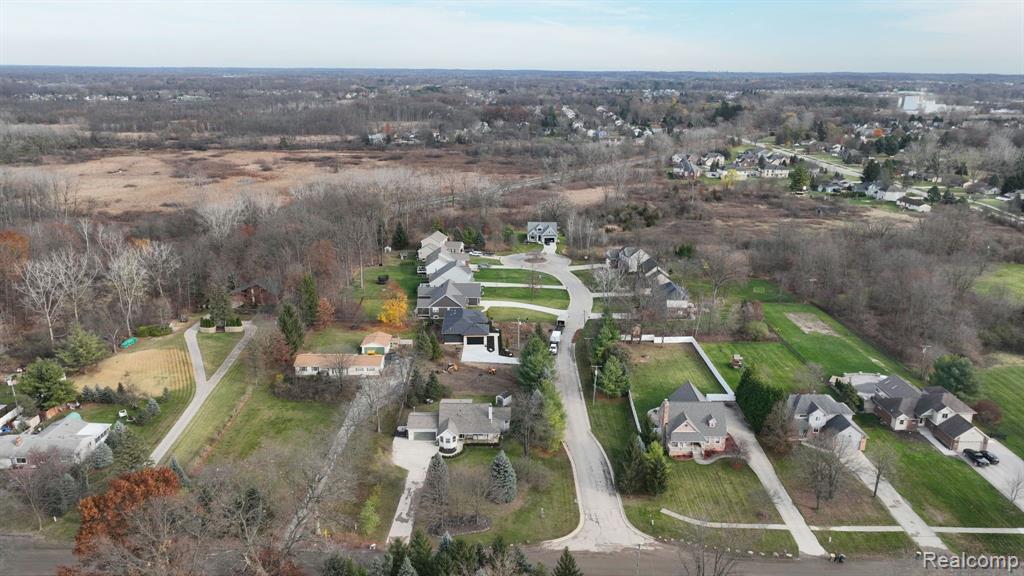 3089 East Maple Road Wixom, MI 48393 - Photo 11 of 68