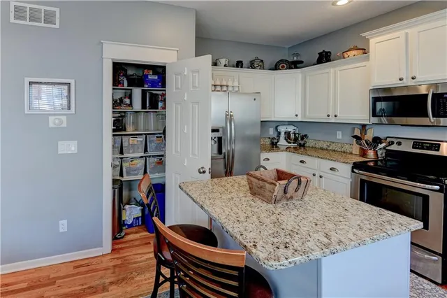 $378,000 | 3002 Howell Street, North Kansas City, MO 64116