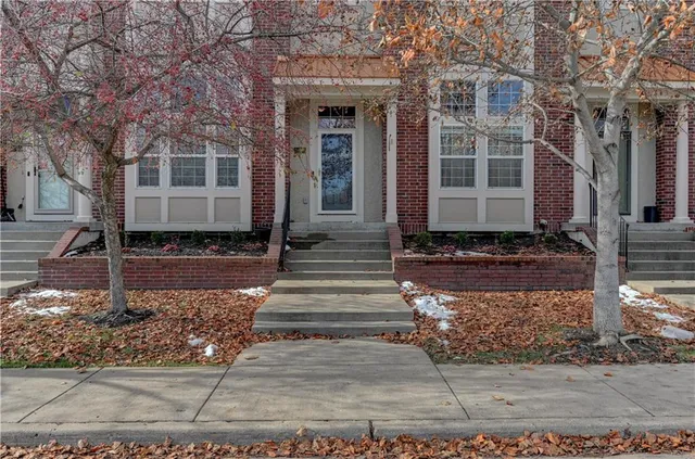 $378,000 | 3002 Howell Street, North Kansas City, MO 64116