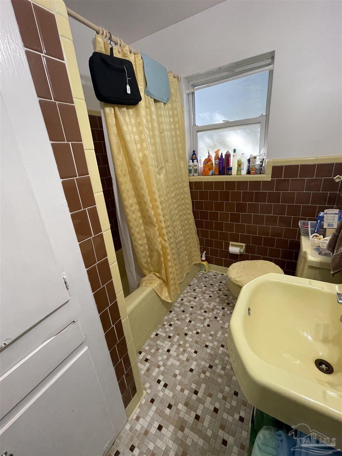 2948 Pine Forest Road Cantonment, FL 32533 - Photo 9 of 26 Gallery Image 9