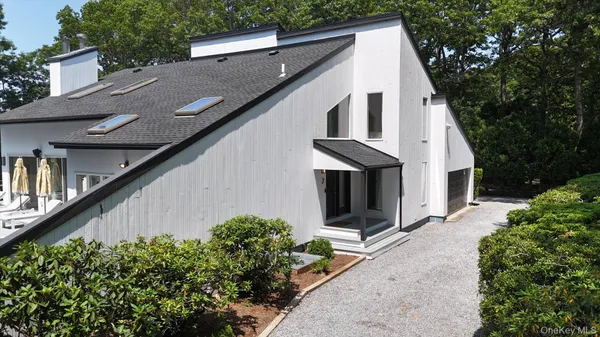 $40,000 | 7 Midhampton Court, Quogue, NY 11959