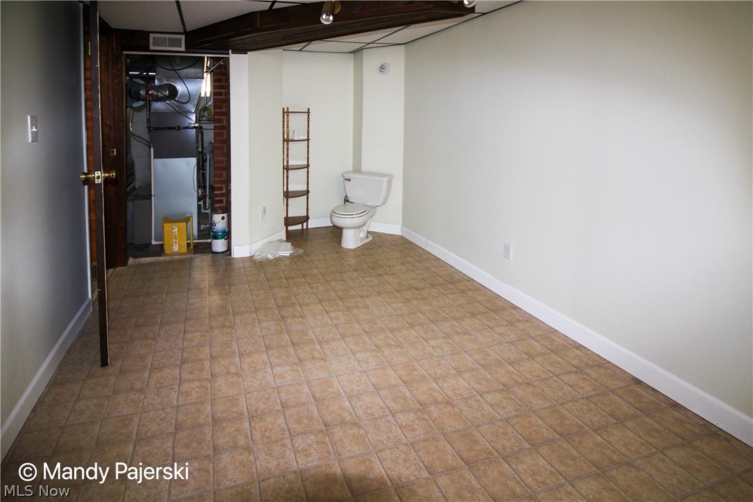 6407 Ridgewood Avenue Parma, OH 44129 - Photo 28 of 34