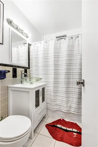 $355,000 | 2 West End Avenue, Unit 5N | Manhattan Beach