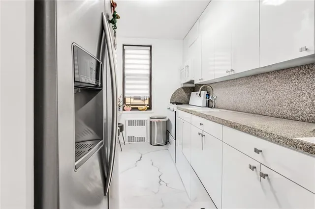 $355,000 | 2 West End Avenue, Unit 5N | Manhattan Beach