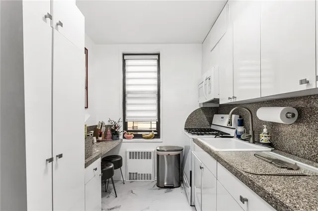 $355,000 | 2 West End Avenue, Unit 5N | Manhattan Beach