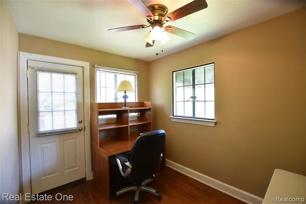 206 Chippewa Road Pontiac, MI 48341 - Photo 27 of 35