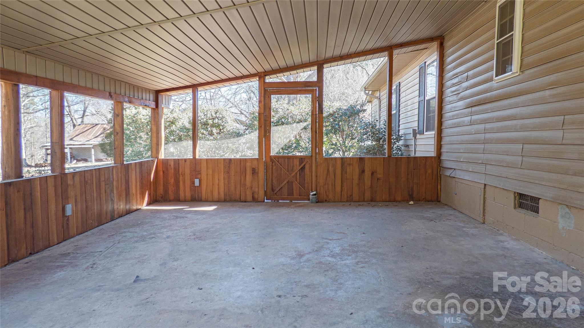 3920 St Peters Church Road Salisbury, NC 28146 - Photo 20 of 32 an empty room with windows