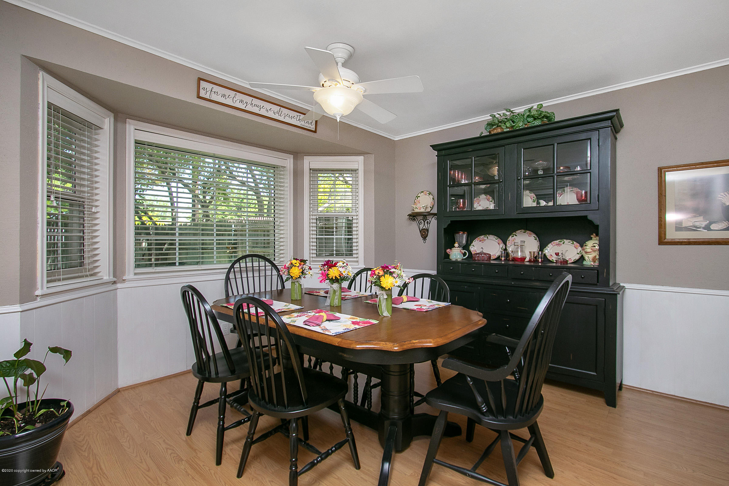 6700 Dreyfuss Road Amarillo, TX 79106 - Photo 17 of 37 a dining room with furniture and window