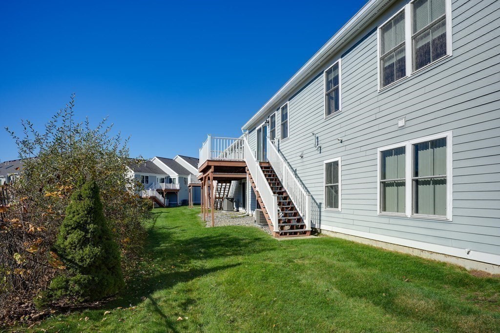 7 Strawberry Lane, Unit D Hudson, MA 01749 - Photo 24 of 37