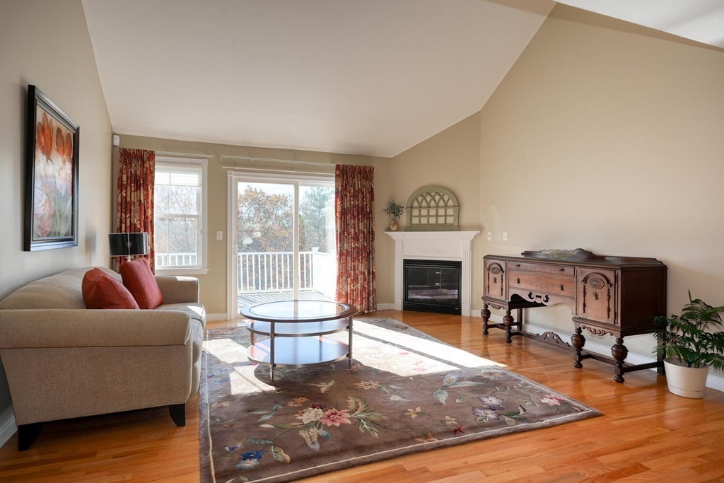 7 Strawberry Lane, Unit D Hudson, MA 01749 - Photo 4 of 37