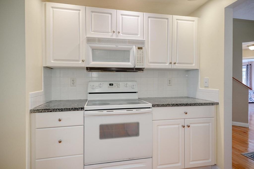 7 Strawberry Lane, Unit D Hudson, MA 01749 - Photo 10 of 37