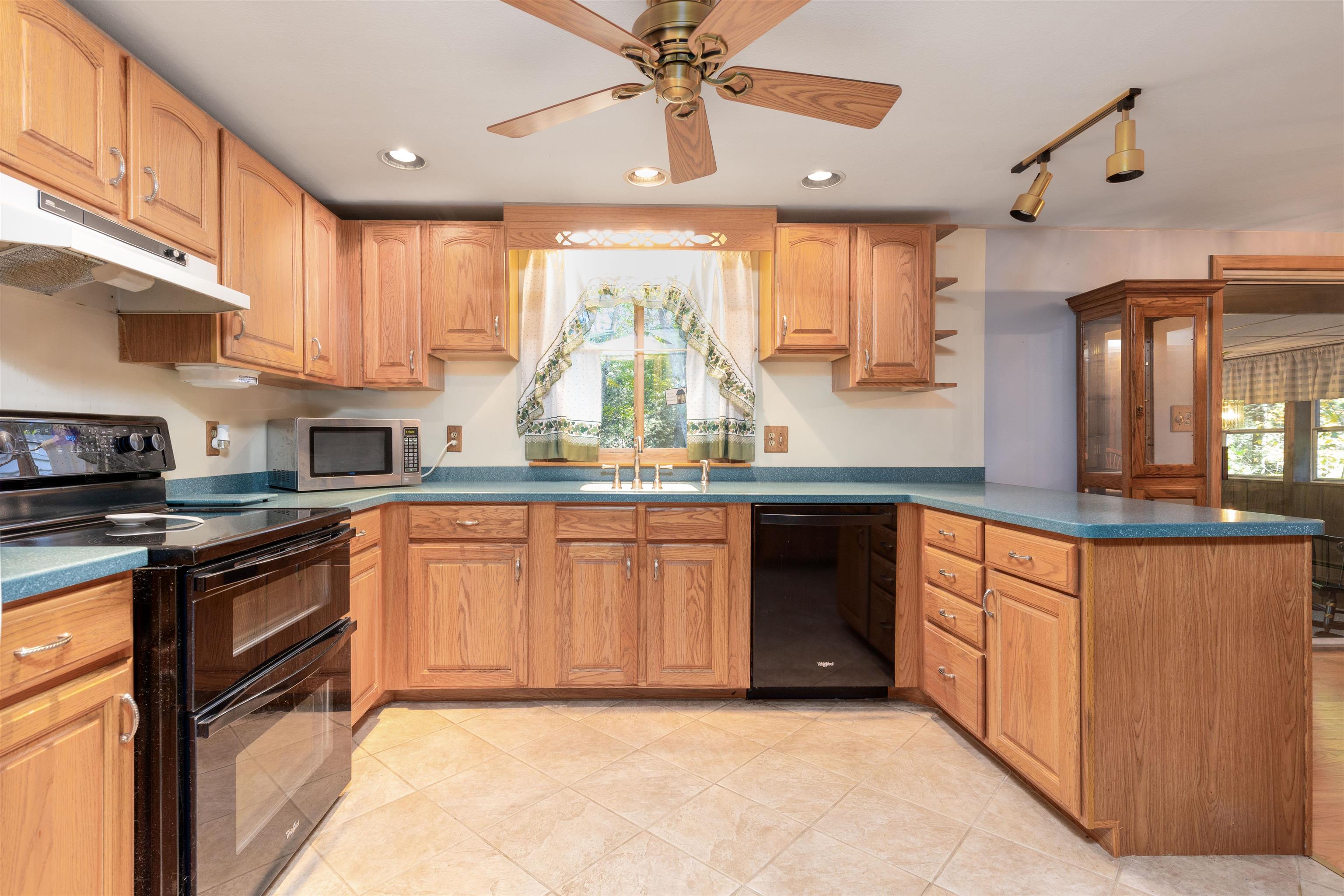 33 Phillipswood Road Sandown, NH 03873 - Photo 29 of 31