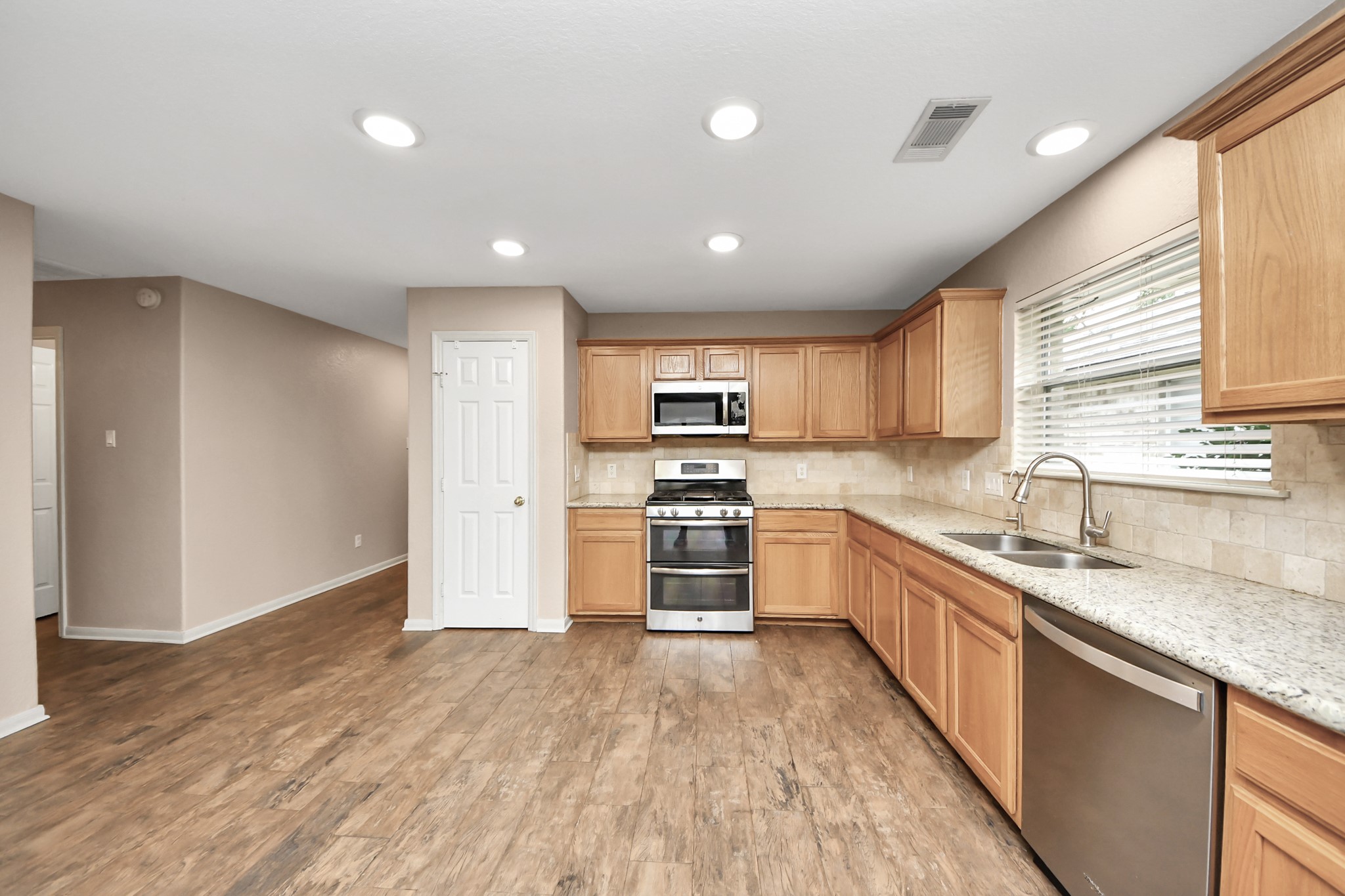 14610 Hazy Ridge Lane Cypress, TX 77429 - Photo 14 of 40 Kitchen