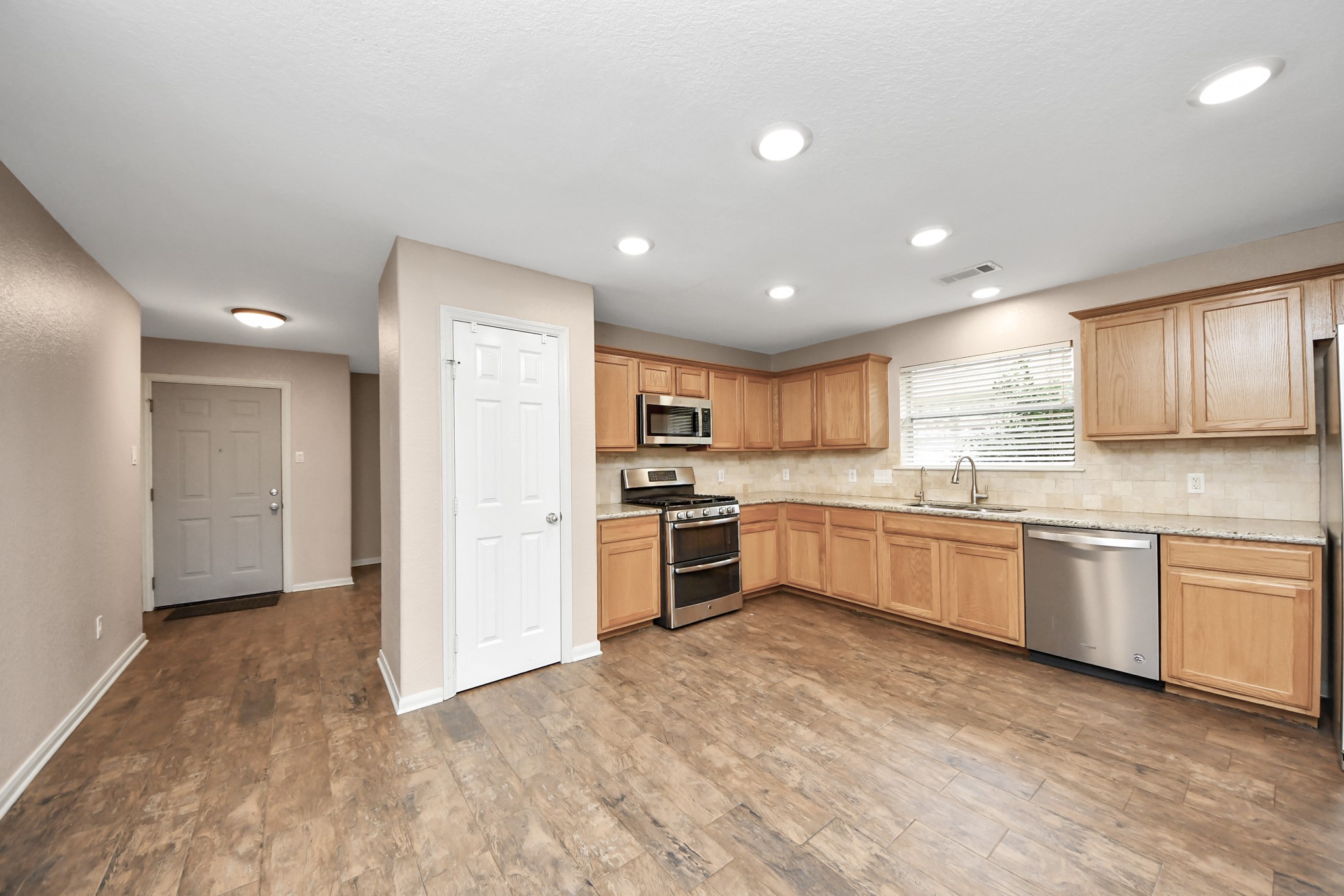 14610 Hazy Ridge Lane Cypress, TX 77429 - Photo 15 of 40 Kitchen