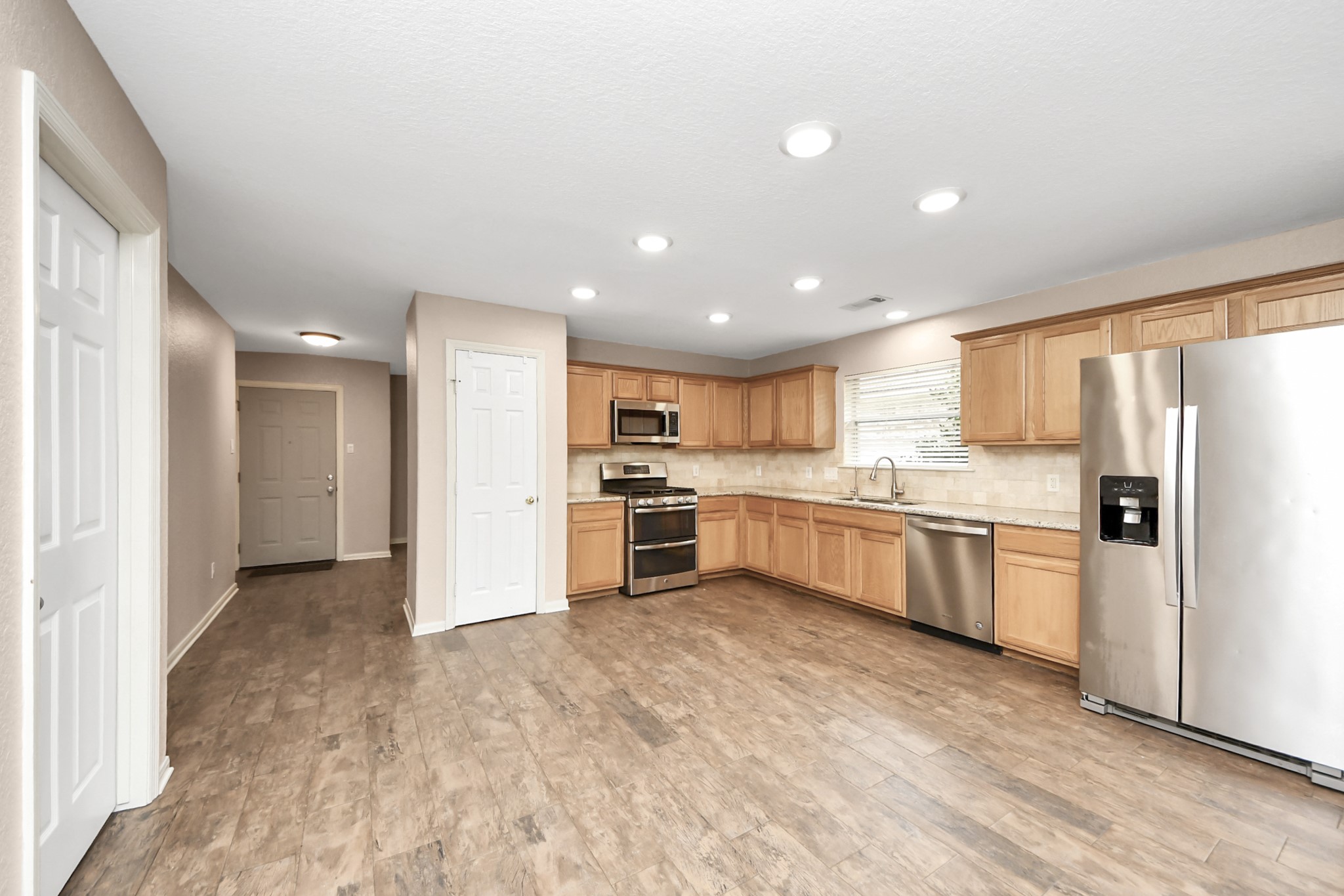 14610 Hazy Ridge Lane Cypress, TX 77429 - Photo 16 of 40 Kitchen