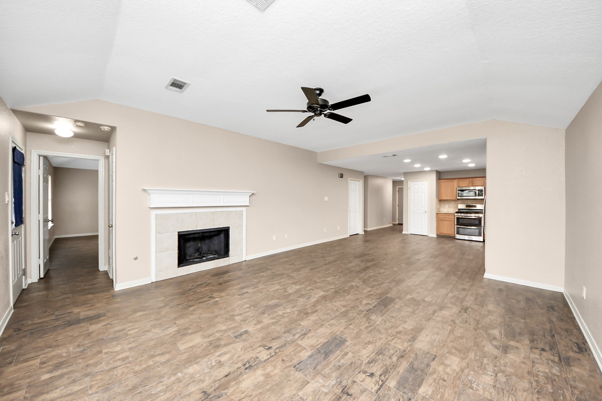 14610 Hazy Ridge Lane Cypress, TX 77429 - Photo 19 of 40 Living Room