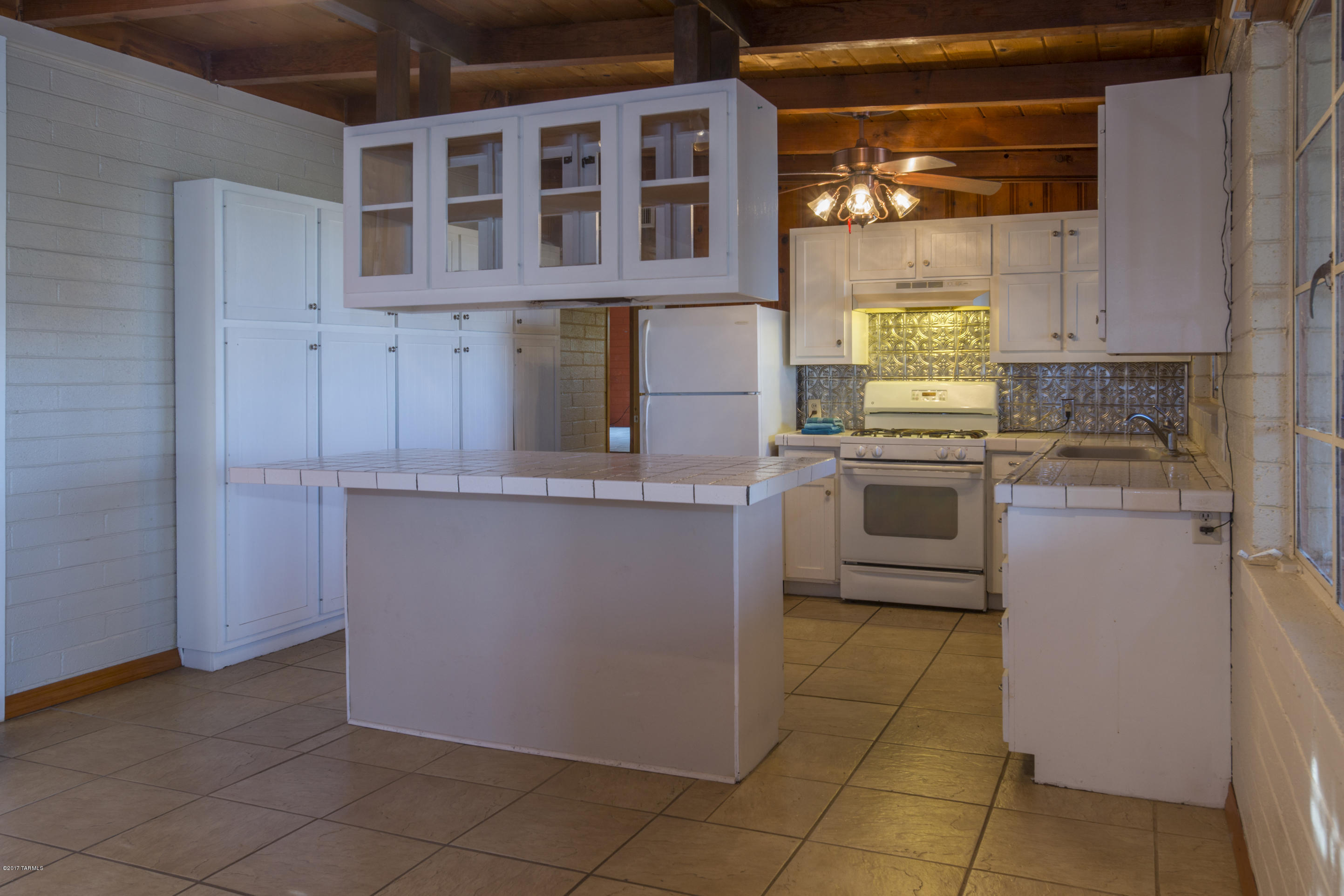 3220 West Milton Road Tucson, AZ 85746 - Photo 8 of 48 Gallery Image 8