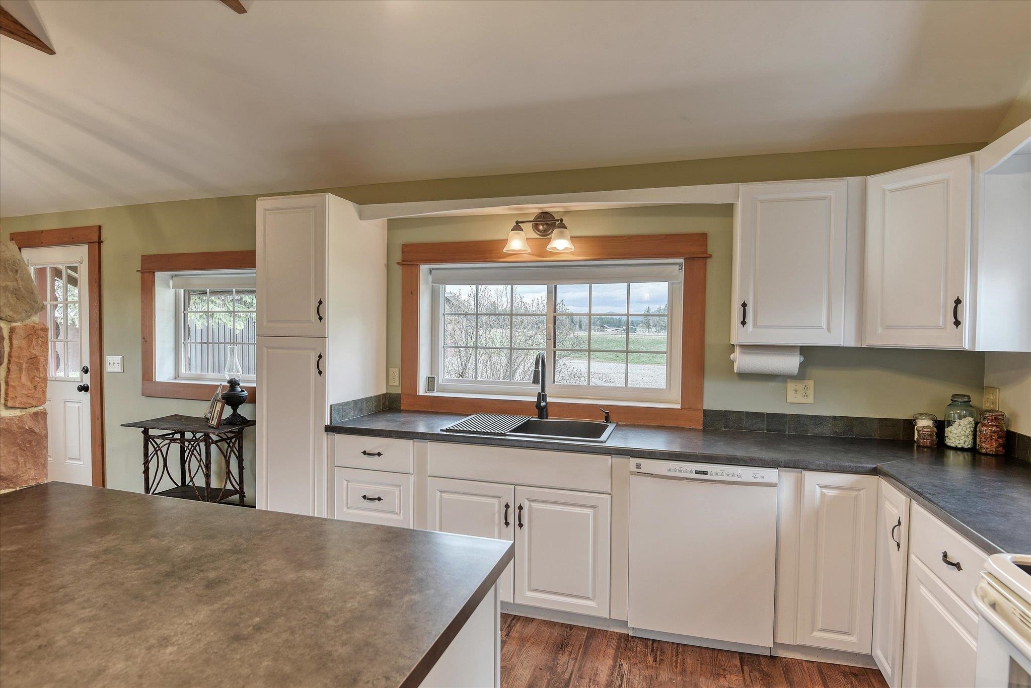 4676 Williams Valley Road Clayton, WA 99110 - Photo 10 of 39