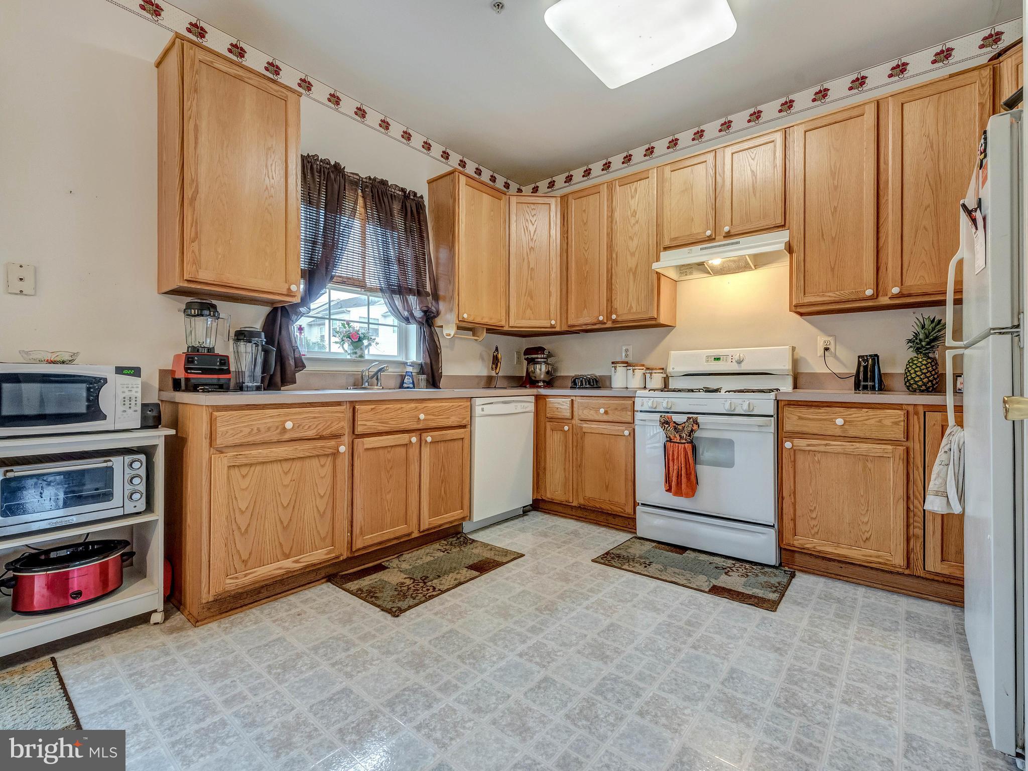 612 Wild Hunt Road Frederick, MD 21703 - Photo 4 of 24 Open Kitchen - room for Island!