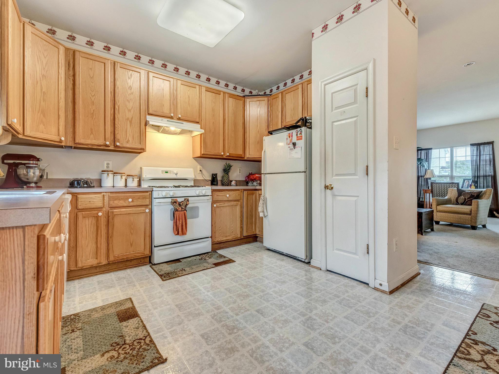 612 Wild Hunt Road Frederick, MD 21703 - Photo 5 of 24 Tons of Cupboards - Panty Space!