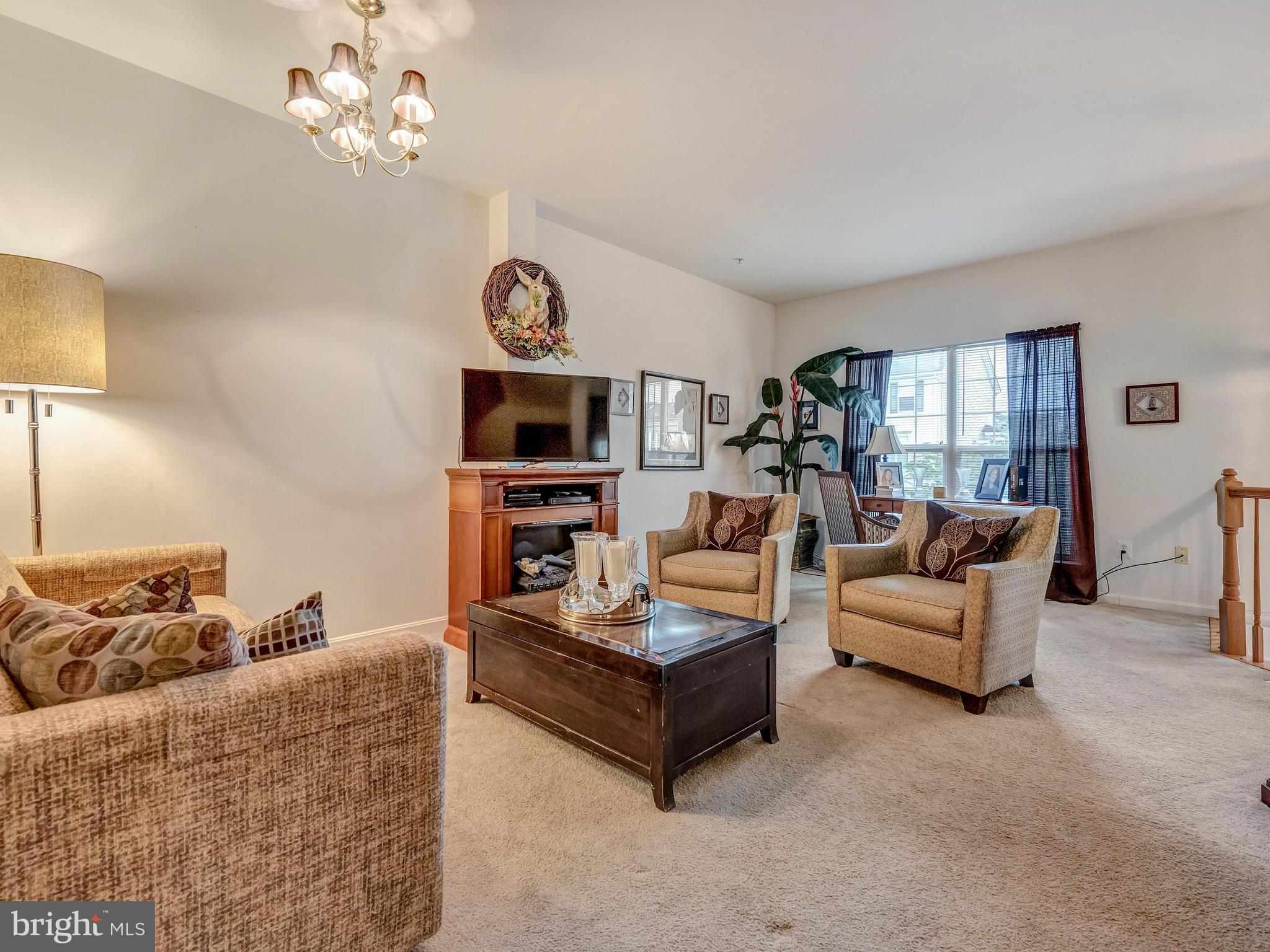 612 Wild Hunt Road Frederick, MD 21703 - Photo 9 of 24 9ft Ceilings - Large Living Room