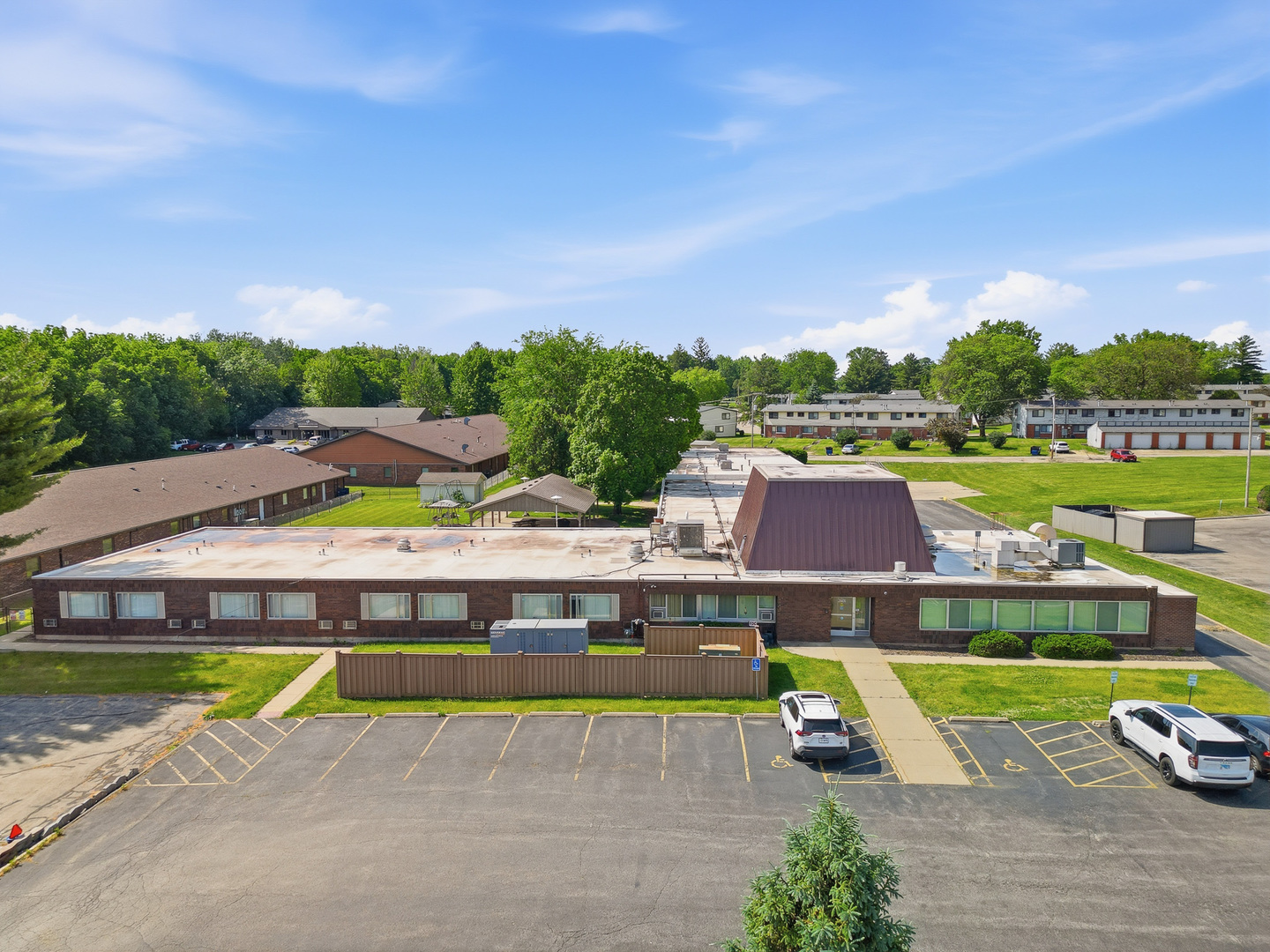 2601 Woodlawn Road Sterling, IL 61081 - Photo 2 of 43