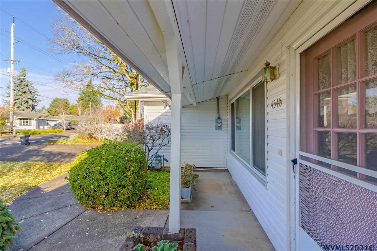4348 Lone Oak Road Southeast Salem, OR 97302 - Photo 5 of 30 Gallery Image 5