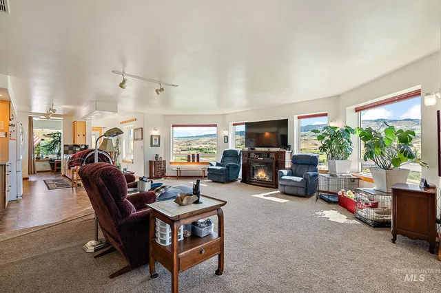 $975,000 | 22625 Baldwin Lane, Ola, ID 83657