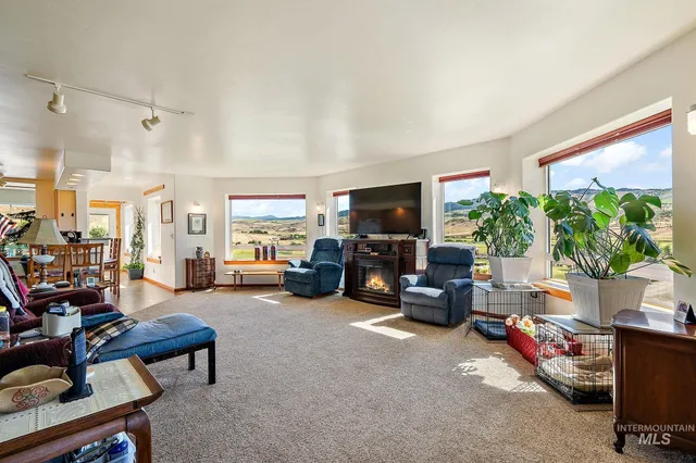 $975,000 | 22625 Baldwin Lane, Ola, ID 83657