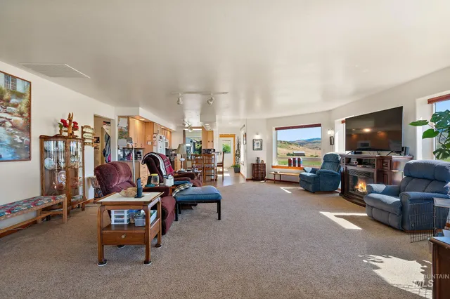 $975,000 | 22625 Baldwin Lane, Ola, ID 83657