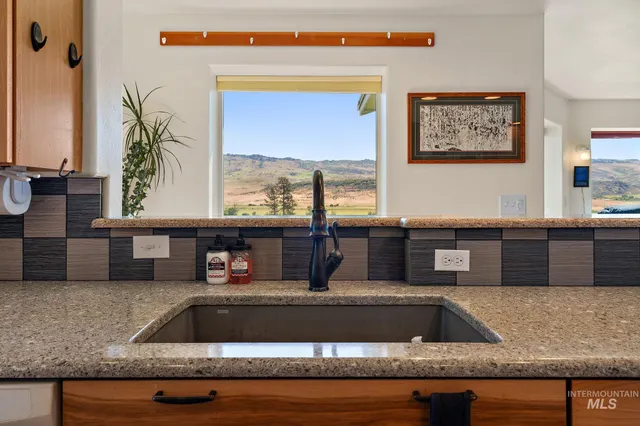 $975,000 | 22625 Baldwin Lane, Ola, ID 83657