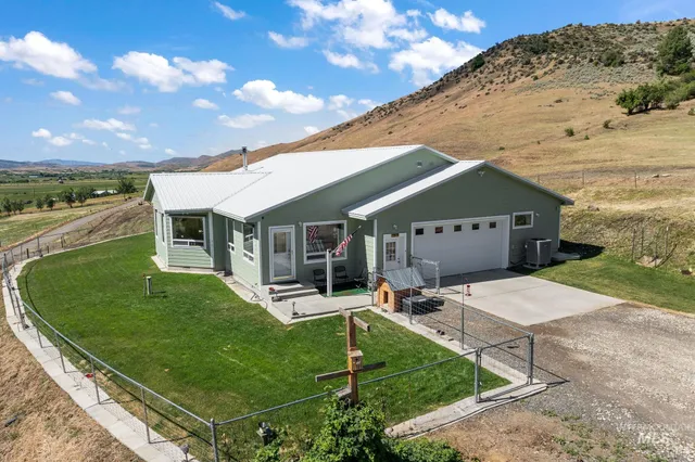 $975,000 | 22625 Baldwin Lane, Ola, ID 83657