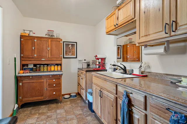 $975,000 | 22625 Baldwin Lane, Ola, ID 83657