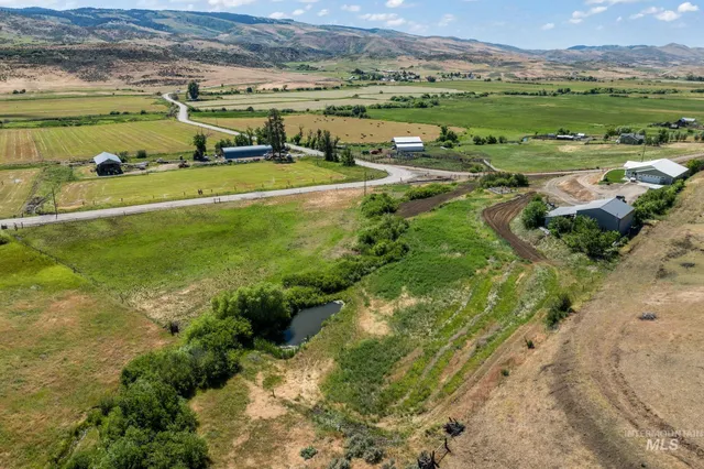 $975,000 | 22625 Baldwin Lane, Ola, ID 83657