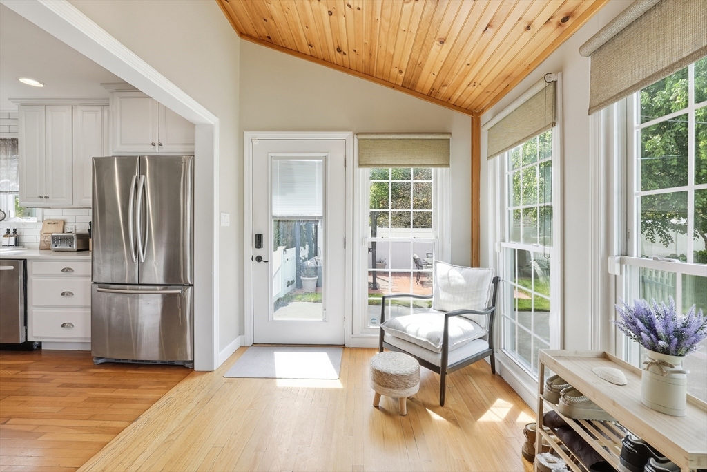 16 Bay State Road Worcester, MA 01606 - Photo 24 of 42
