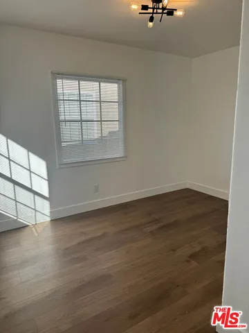 $3,850 | 2715 West 43rd Street, Los Angeles, CA 90008