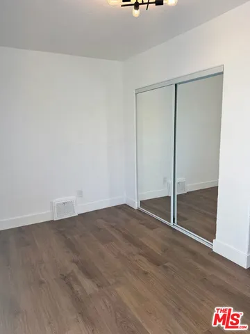 $3,850 | 2715 West 43rd Street, Los Angeles, CA 90008