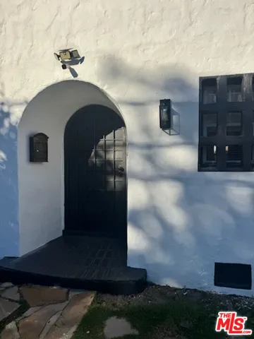 $3,850 | 2715 West 43rd Street, Los Angeles, CA 90008