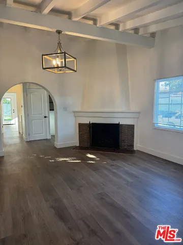 $3,850 | 2715 West 43rd Street, Los Angeles, CA 90008