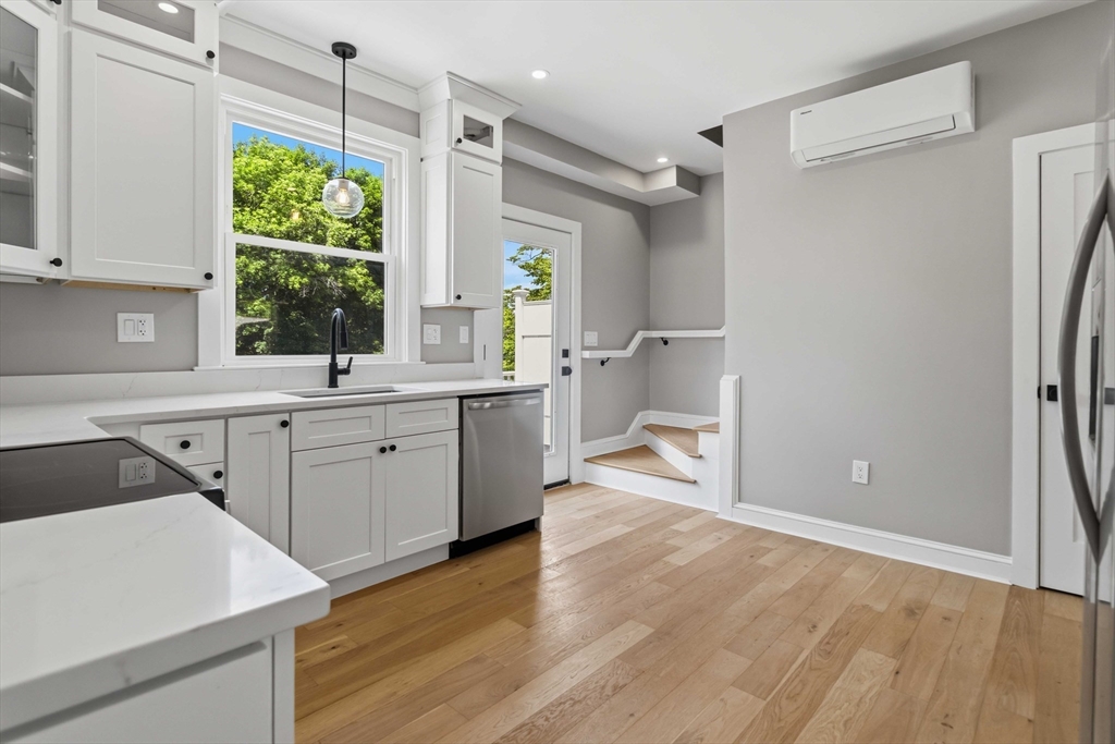 16 Hillside Street, Unit 1 Maynard, MA 01754 - Photo 3 of 30