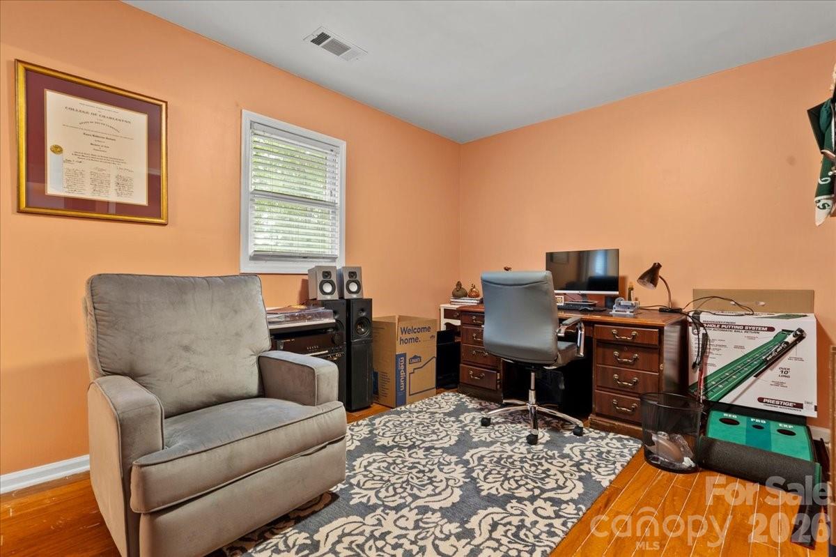209 Fairway Road Cheraw, SC 29520 - Photo 21 of 48 a living room with furniture and a wooden floor