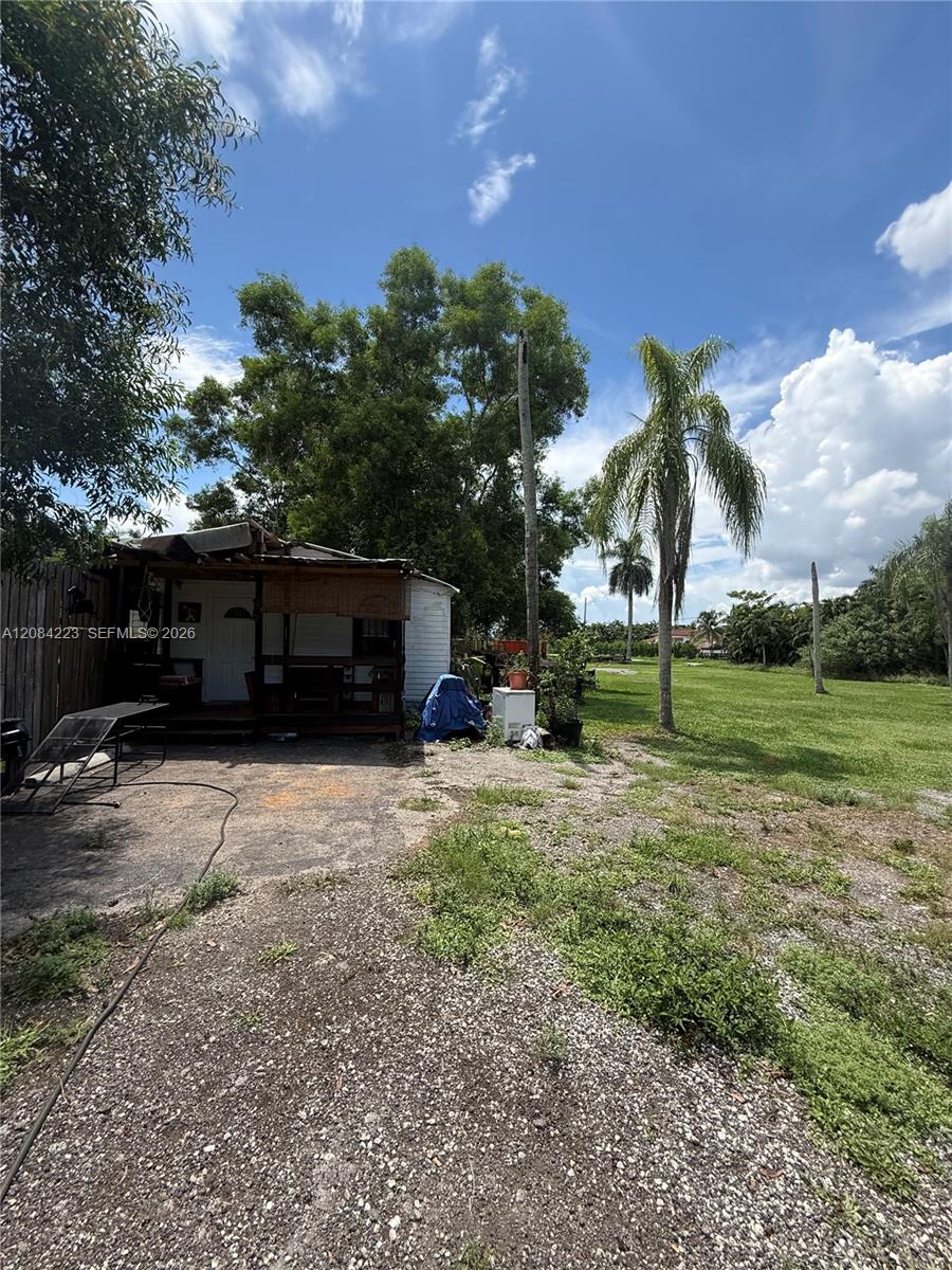 208 Southwest 208th Lane Southwest Ranches, FL 33332 - Photo 9 of 16 Gallery Image 9