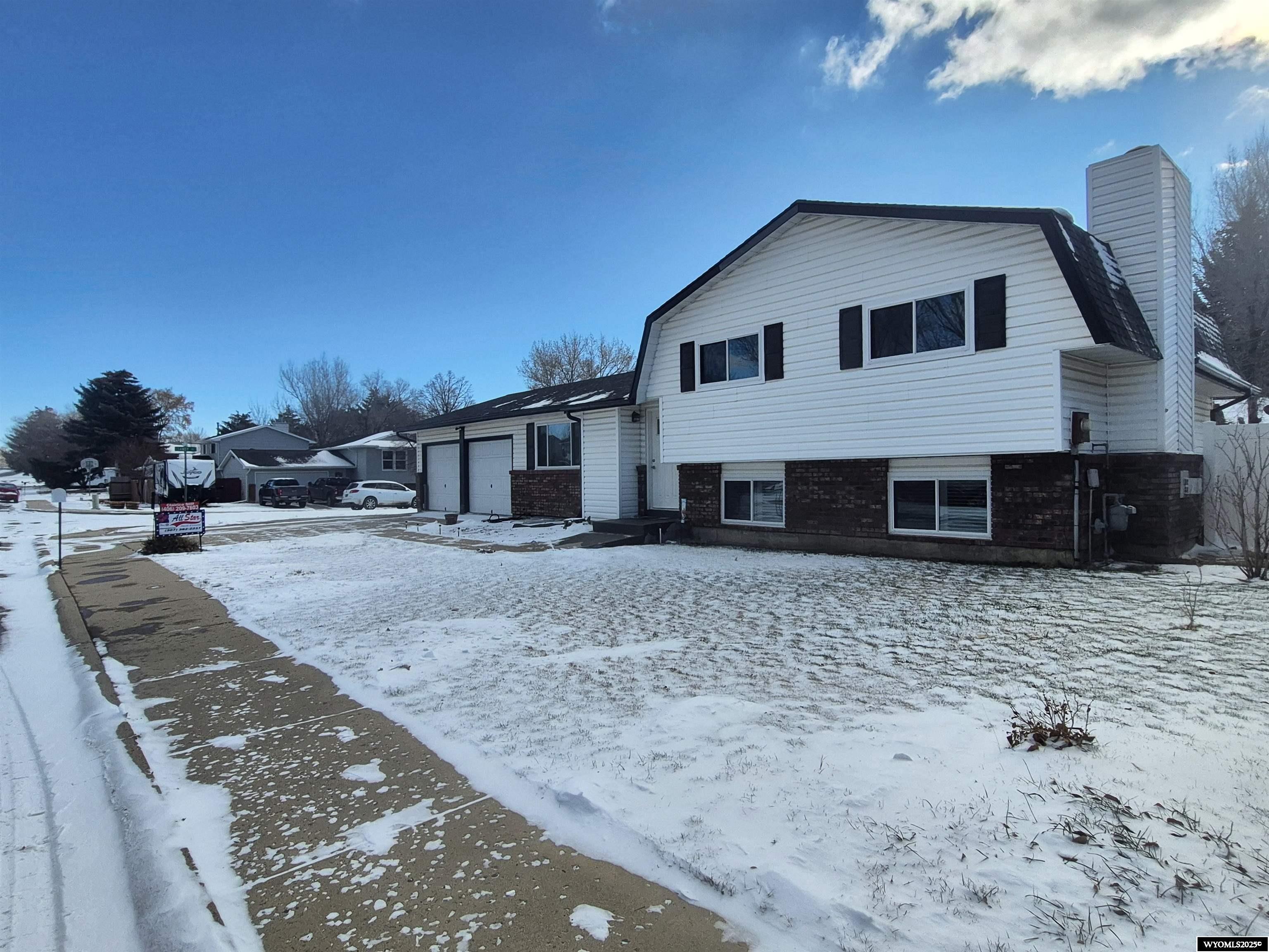 2304 Sierra Road Rock Springs, WY 82901 - Photo 3 of 38