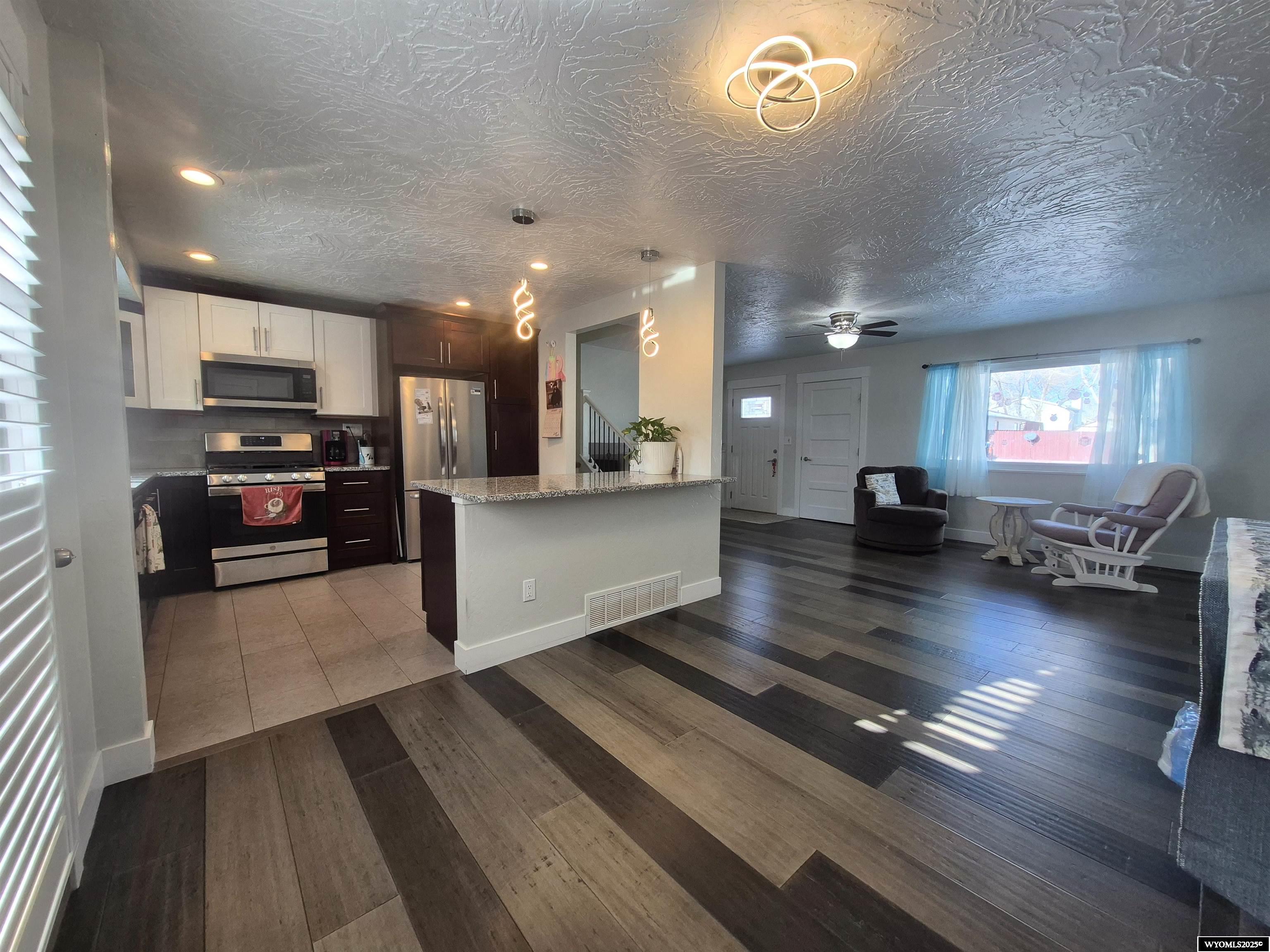 2304 Sierra Road Rock Springs, WY 82901 - Photo 6 of 38