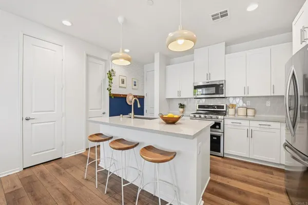 $795,500 | 1175 Via Lucero, Oceanside, CA 92056