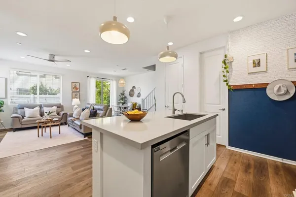 $795,500 | 1175 Via Lucero, Oceanside, CA 92056